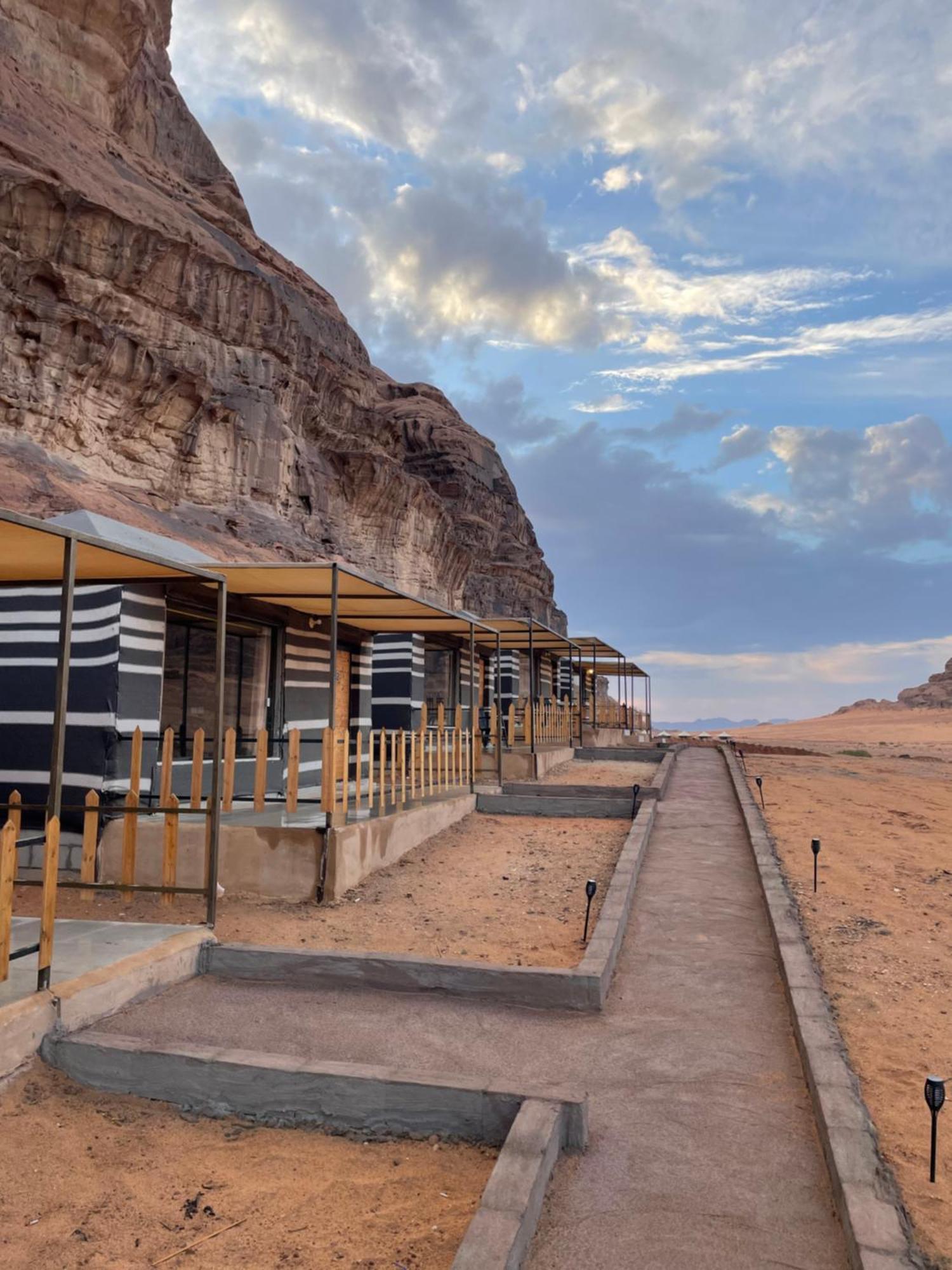 Zawaideh Desert Camp Hotel Wadi Rum Ngoại thất bức ảnh